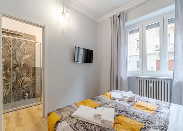 Guesthost - Mm Pozzo Strada Mini Subway Appartement