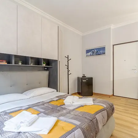 Guesthost - Mm Pozzo Strada Mini Subway Apartment