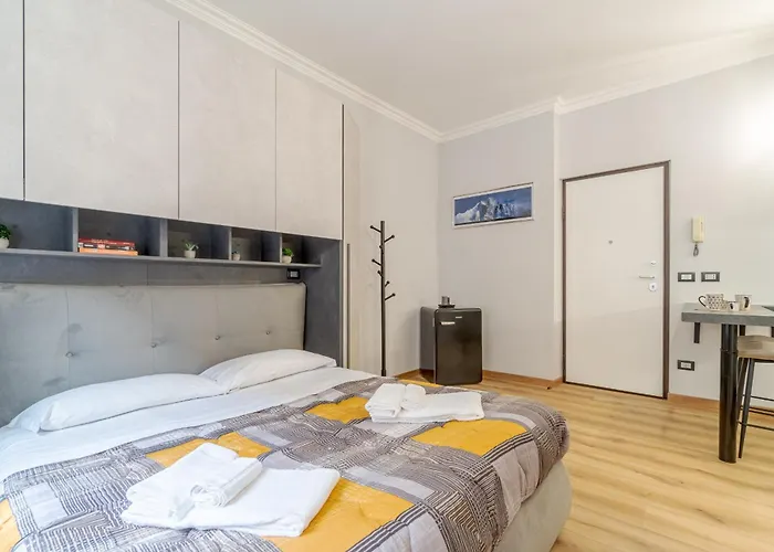 Guesthost - Mm Pozzo Strada Mini Subway Apartment