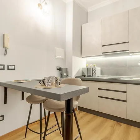 Guesthost - Mm Pozzo Strada Mini Subway * トリノ