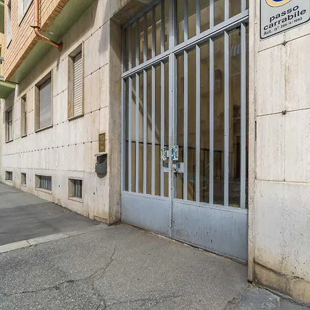 Guesthost - Mm Pozzo Strada Mini Subway * トリノ